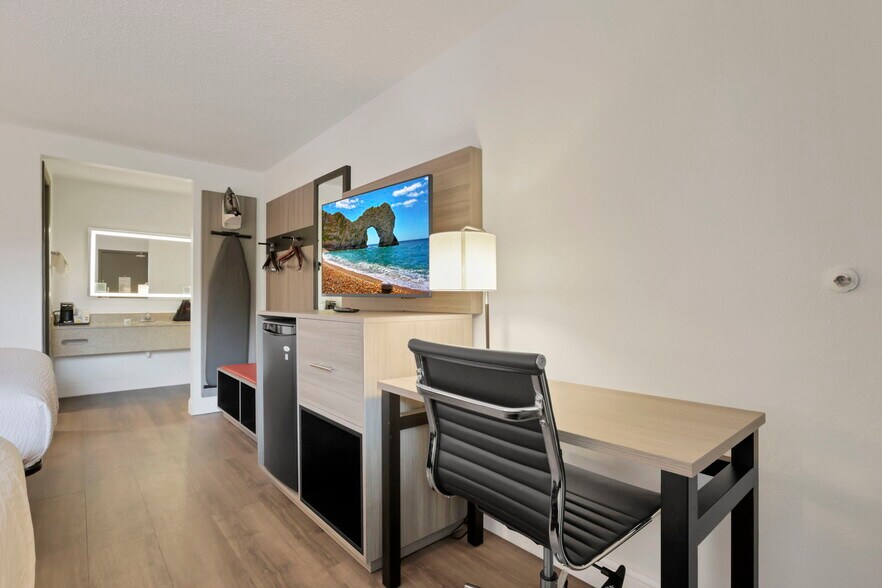 More Photos Of 22115 Brookpark Rd, Cleveland Hotel For Sale