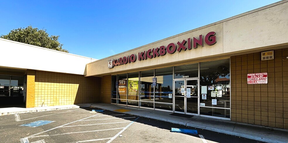 More Photos Of 2400-2470 El Camino Real, Santa Clara General Retail For Lease