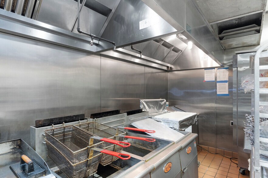More Photos Of 10031 Hutchison Blvd, Panama City Beach Restaurant For Sale