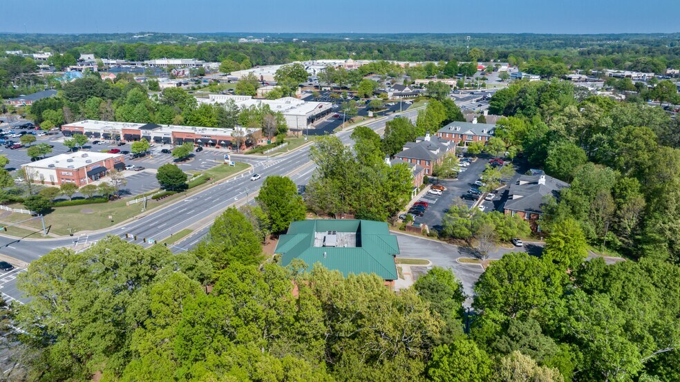More Photos Of 525 E Crossville Rd, Roswell Office For Sale