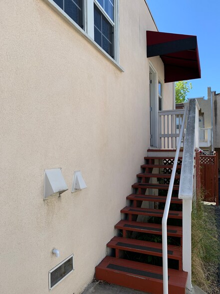 More Photos Of 264 Spring St, Pleasanton Storefront Retail Office For Lease