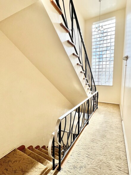 More Photos Of 1550 Pennsylvania St, Denver Apartments For Sale