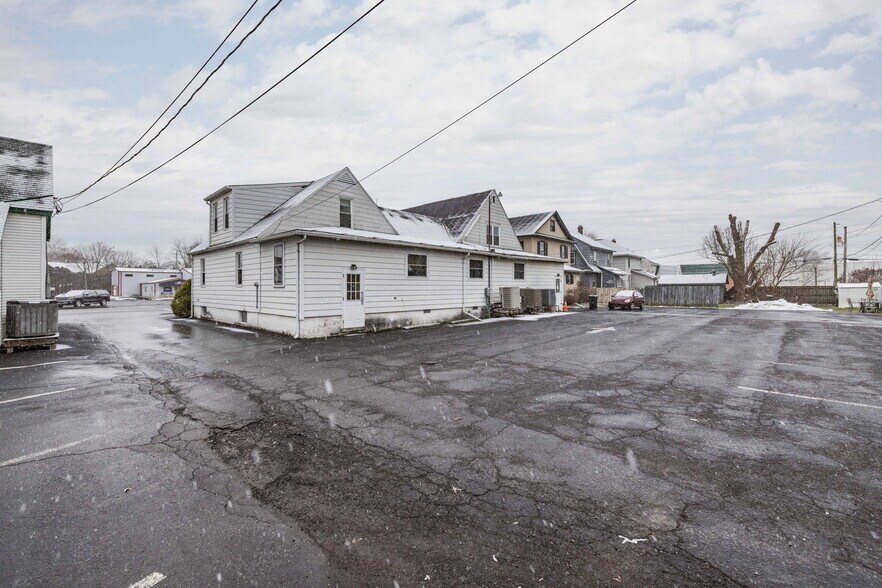 More Photos Of 521 N Derr Dr, Lewisburg Office Residential For Sale