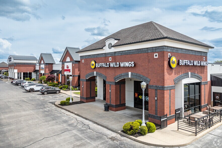 More Photos Of 900 E Battlefield St, Springfield General Retail For Lease