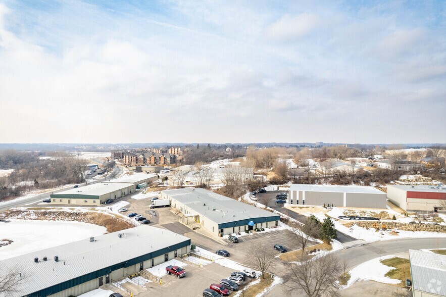 More Photos Of 3214-3224 Kingsley Way, Madison Warehouse For Lease