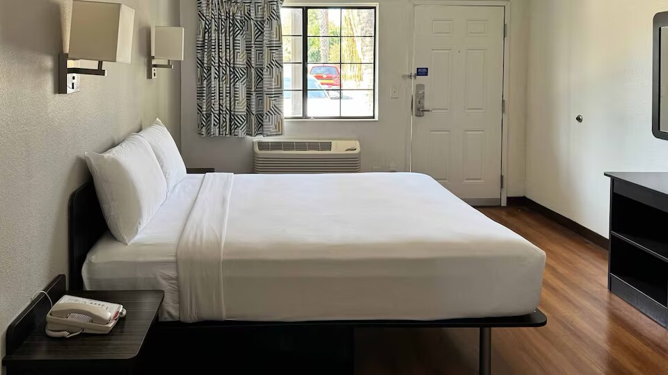 More Photos Of 2470 S Garey Ave, Pomona Hotel For Sale