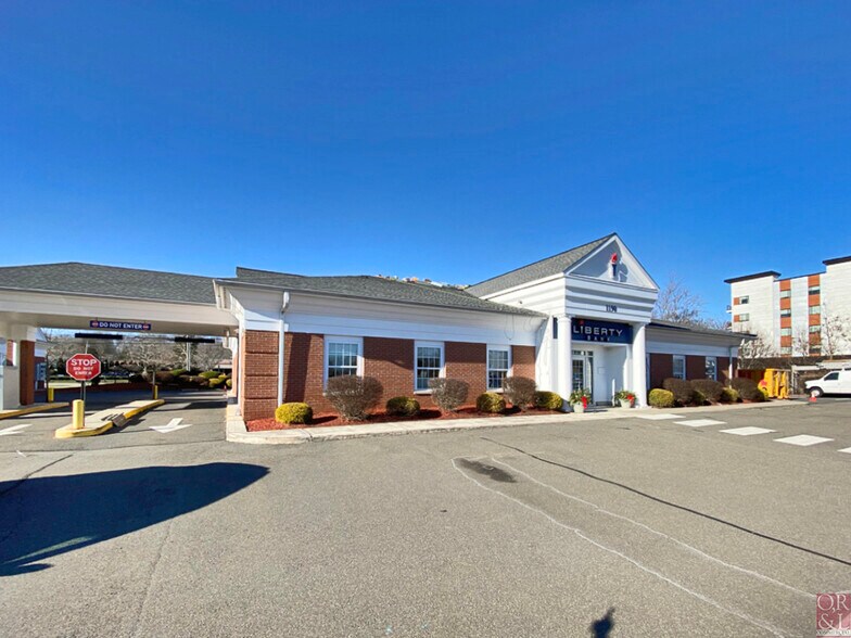 Primary Photo Of 1190 Silas Deane Hwy, Wethersfield Bank For Lease