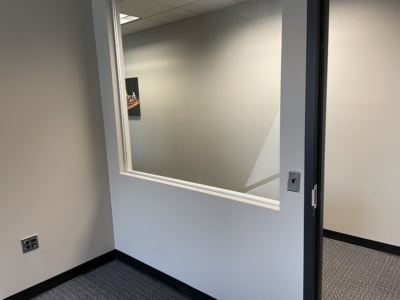 More Photos Of 25 Melville Park Rd, Melville Office For Lease