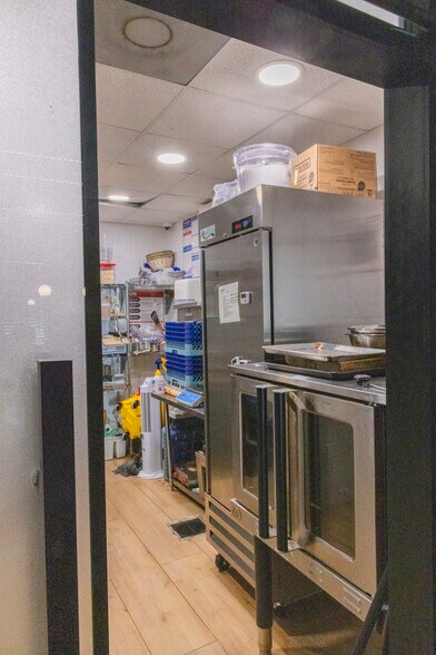 More Photos Of 2605-2617 N Miami Ave, Miami Freestanding For Lease