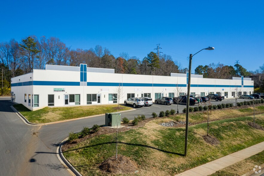 More Photos Of 3605 Latrobe Dr, Charlotte Warehouse For Lease