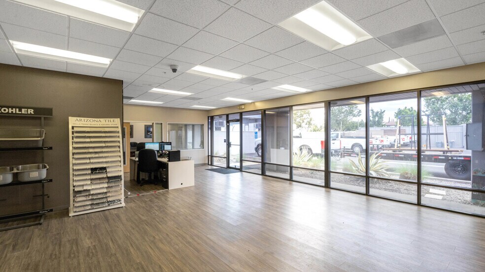 More Photos Of 1321 S Sunkist St, Anaheim Warehouse For Lease