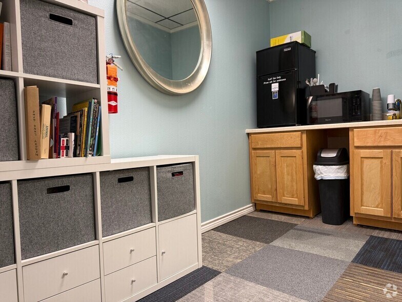 More Photos Of 116 S US Highway 281, Marble Falls Office For Lease