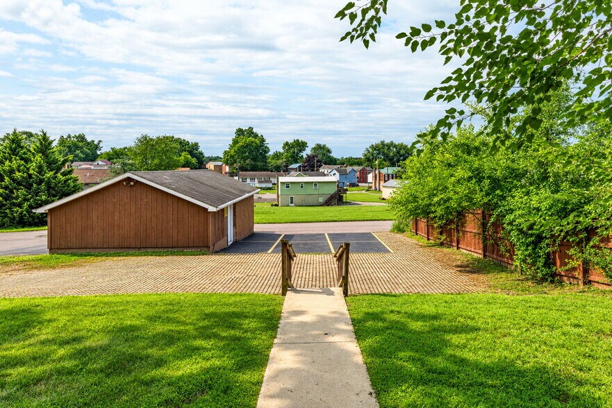 More Photos Of 330 Mahoning St, Milton Office For Sale
