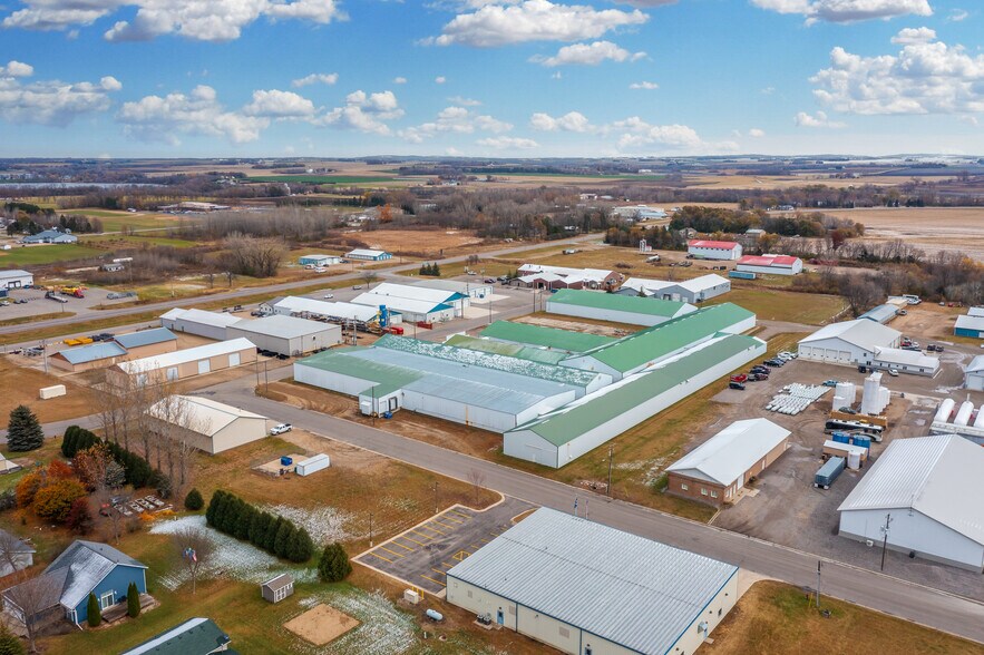 More Photos Of 480 Park Ave E, Eden Valley Warehouse For Sale