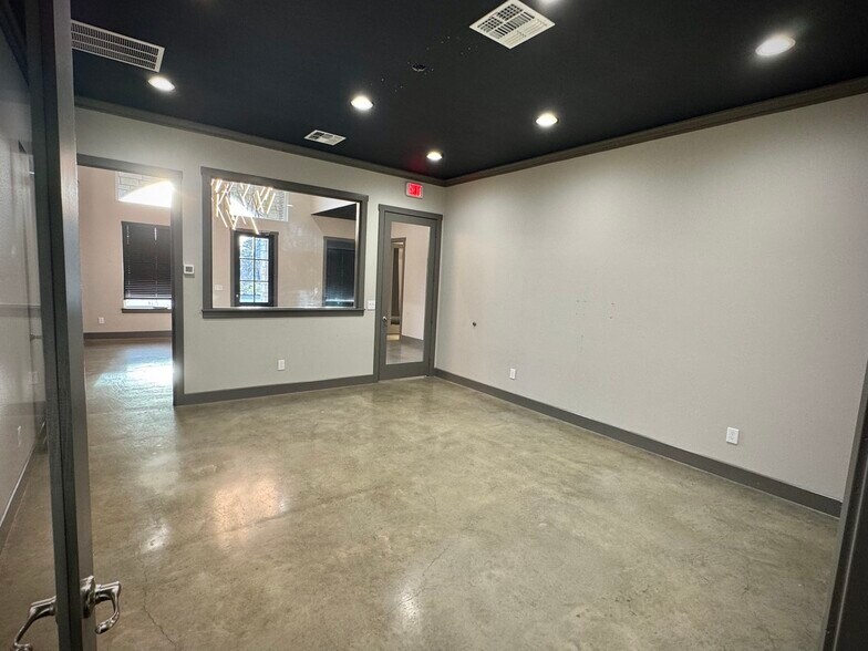 More Photos Of 2517 Creekmire -1, Conroe Medical For Sale