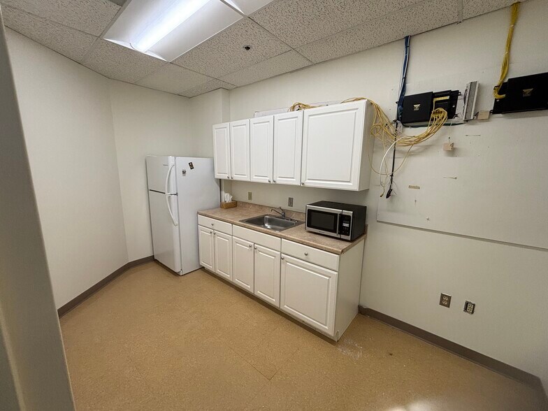 More Photos Of 1801 Robert Fulton Dr, Reston Medical For Lease