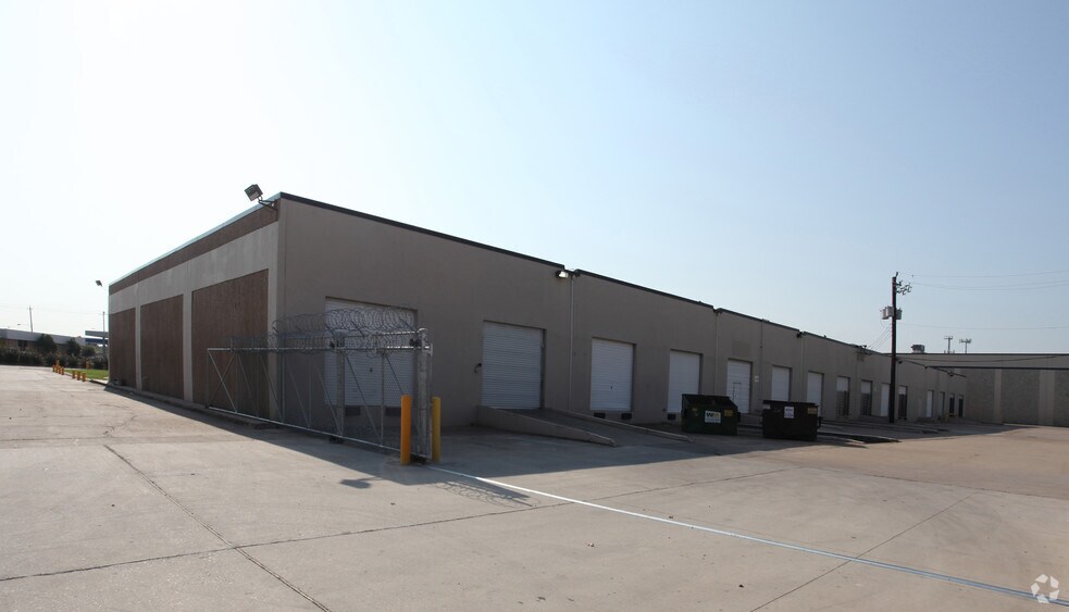 More Photos Of 4847 Homestead Rd, Houston Warehouse For Lease
