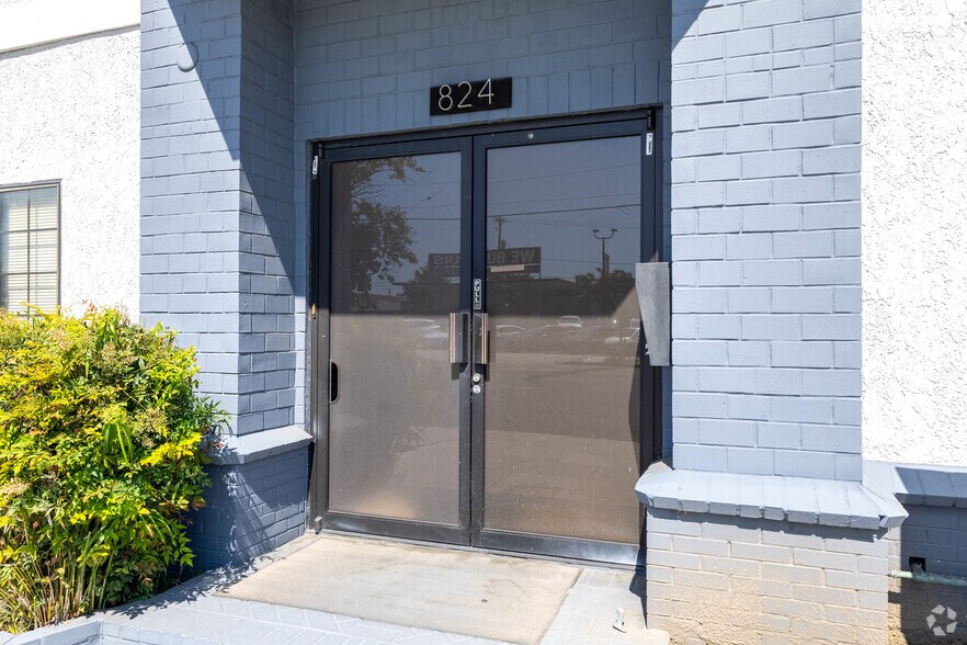 More Photos Of 824 N Victory Blvd, Burbank Office For Sale