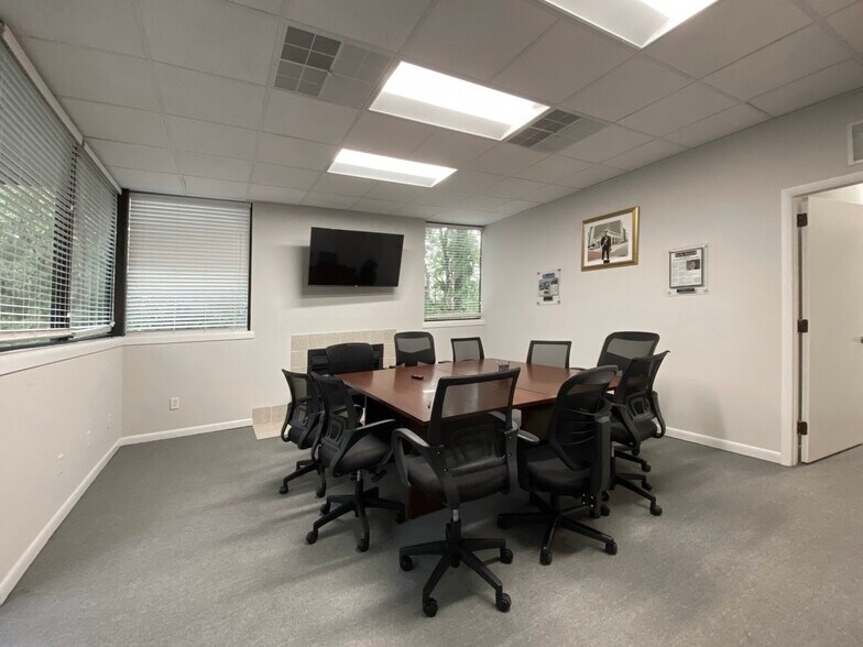 More Photos Of 7563 Philips Hwy, Jacksonville Office For Sale