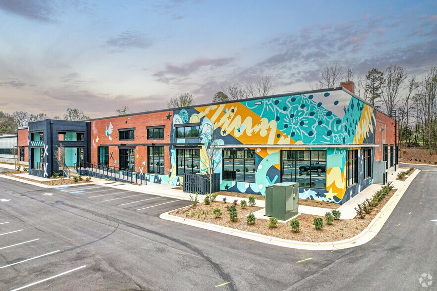 Primary Photo Of 800 Gesco St, Charlotte Office Residential For Lease