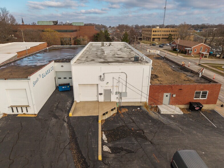 More Photos Of 147 E Lexington Ave, Independence Storefront Retail Office For Sale