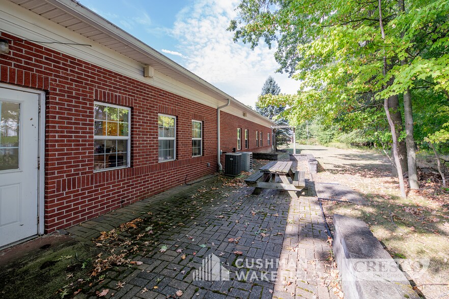 More Photos Of 27887 Clemens Rd, Westlake Office For Lease