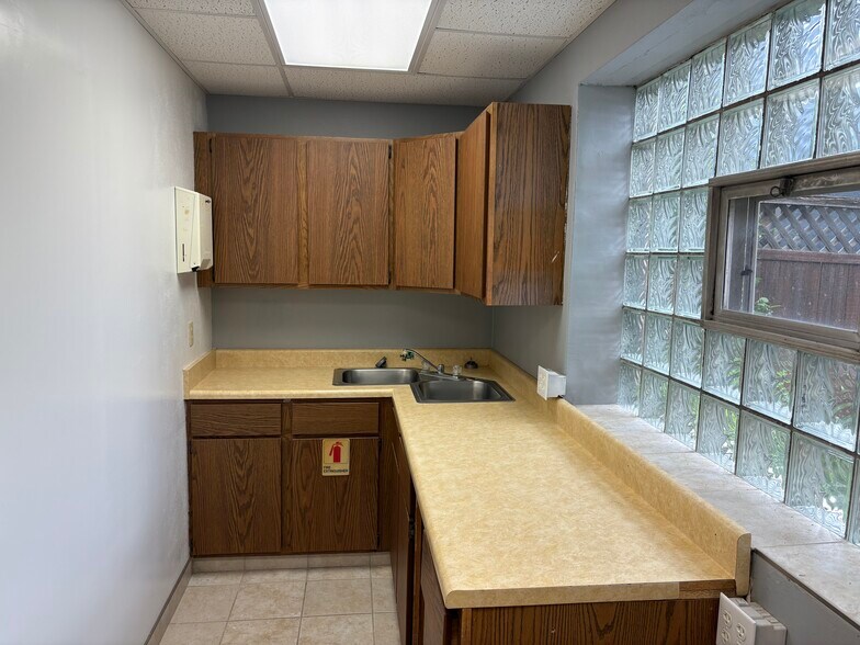 More Photos Of 1616 Cloquet Ave, Cloquet Medical For Sale