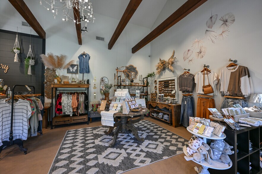 More Photos Of 4434 Wadsworth Rd, Norton Freestanding For Sale