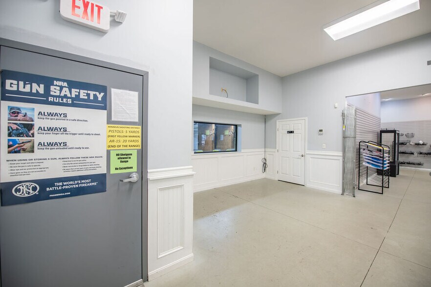 More Photos Of 1315 N Wooster Ave, Strasburg Freestanding For Lease