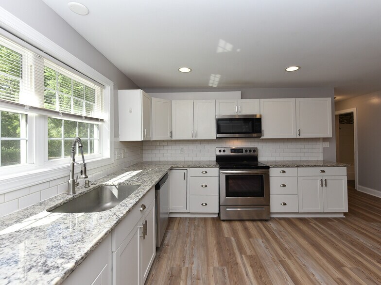 More Photos Of 225 Douglas St, Holly Springs Apartments For Sale