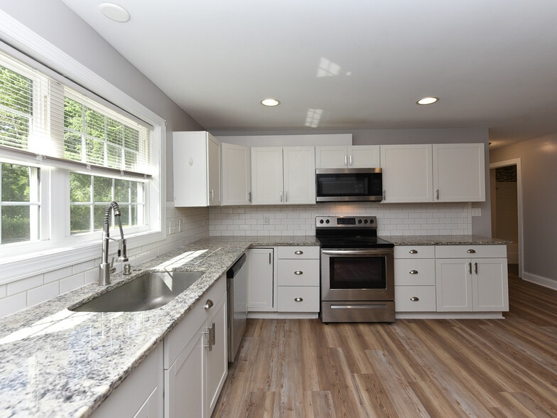 More Photos Of 225 Douglas St, Holly Springs Apartments For Sale