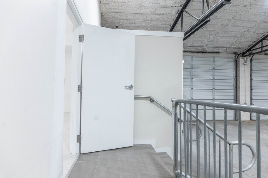 More Photos Of 122 Atando Ave, Charlotte Service For Lease