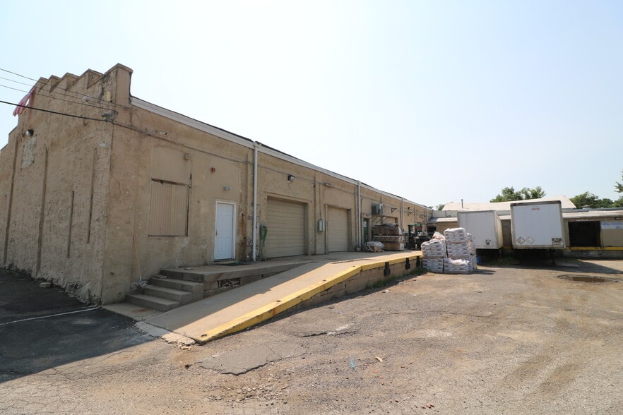 More Photos Of 703 Van Rossum Ave, Beverly Industrial For Sale