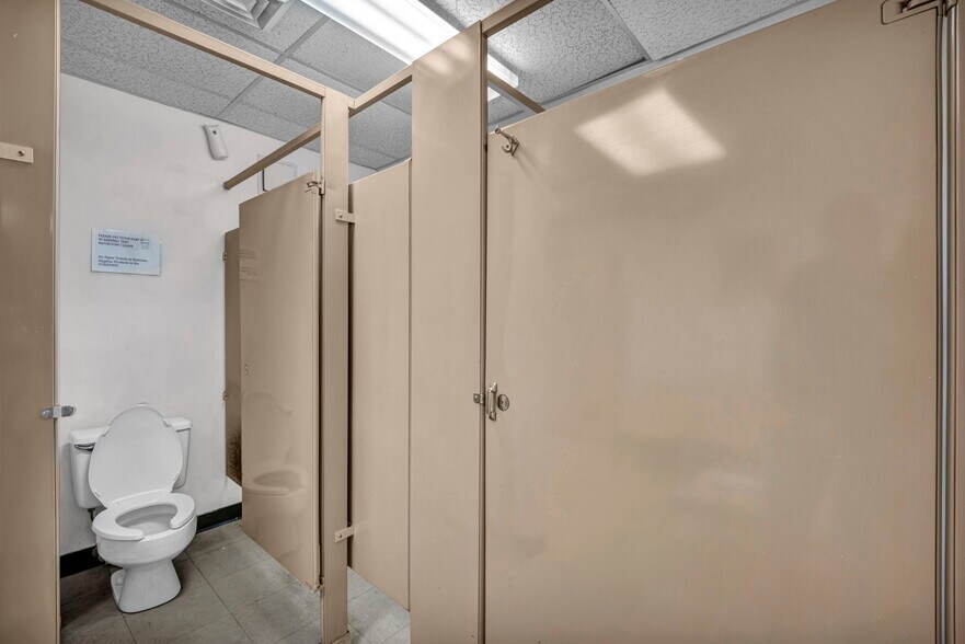More Photos Of 15715 Libby Rd, Maple Heights General Retail For Sale