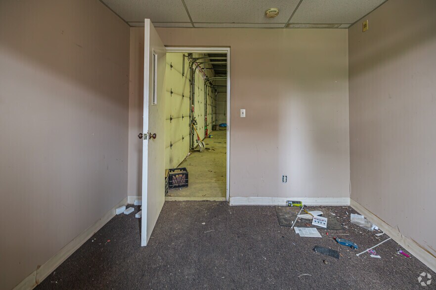 More Photos Of 1510-1520 E 191st St, Euclid Unknown For Sale