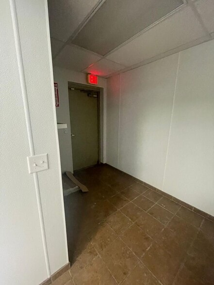 More Photos Of 11100 SW 93 Court Rd, Ocala Unknown For Lease