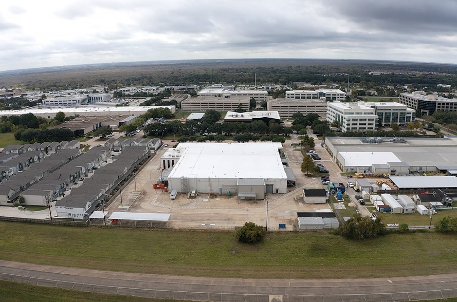 More Photos Of 17200 Park Row, Houston Warehouse For Sale