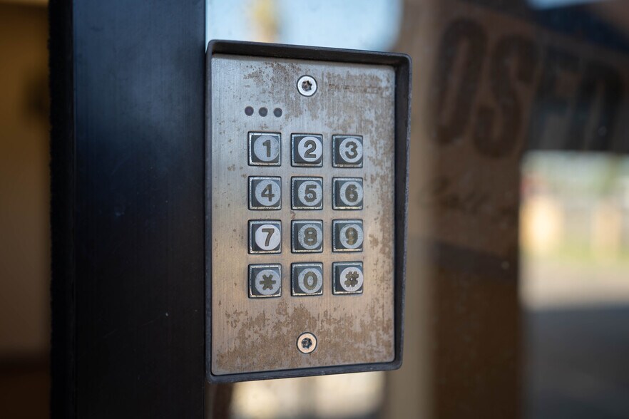 More Photos Of 101 E Crockett Ave, Alamo Office For Sale