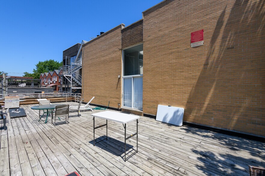 More Photos Of 1500 W Altgeld St, Chicago Apartments For Sale