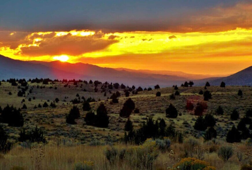 Primary Photo Of 0 4th, John Day Land For Sale