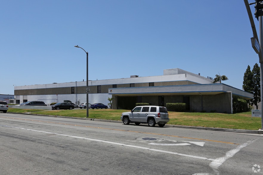 More Photos Of 7272 Chapman Ave, Garden Grove Warehouse For Lease