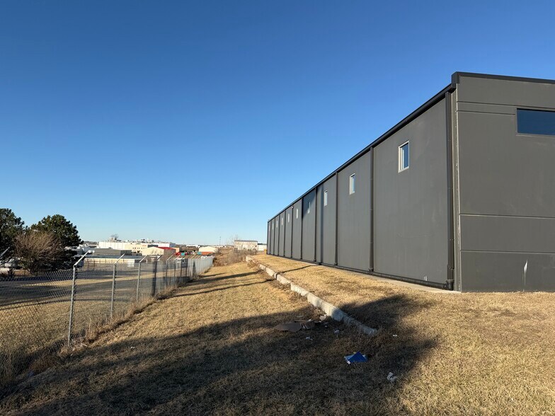 More Photos Of 2801 W O St, Lincoln Warehouse For Sale