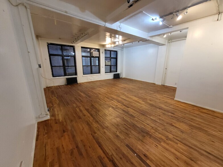 More Photos Of 13 E 37th St, New York Office Residential For Sale