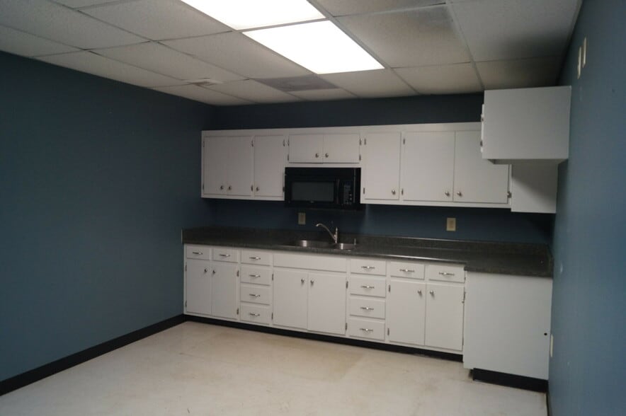 More Photos Of 1886 Gordon Hwy, Augusta Auto Dealership For Lease