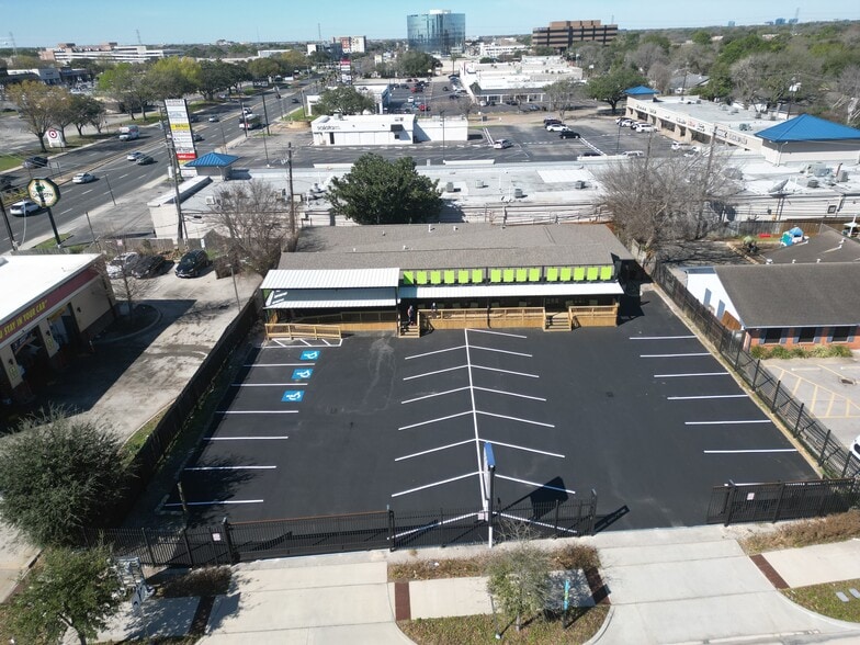 More Photos Of 2534 Walnut Bend Ln, Houston Medical For Sale