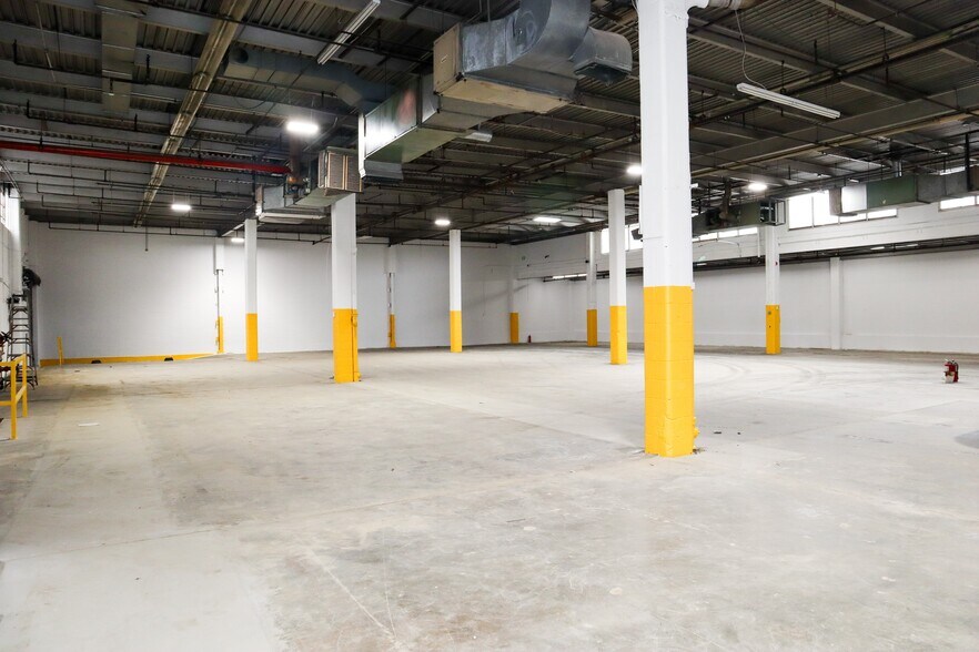 More Photos Of 61-26 Maurice Ave, Maspeth Warehouse For Lease