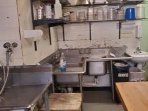 More Photos Of 1861 Youngstown Rd SE, Warren Restaurant For Sale