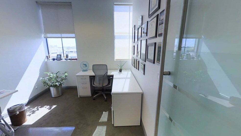More Photos Of 6701 S Red Rd, South Miami Medical For Sale