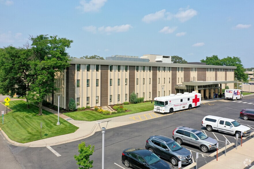 More Photos Of 3860-3960 Coon Rapids Blvd NW, Coon Rapids Medical For Lease