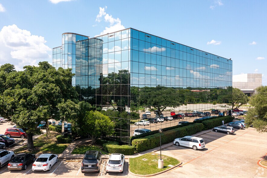 More Photos Of 1700 Alma Dr, Plano Office For Sale